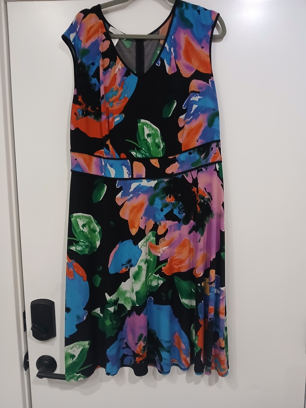 London Times Floral Multicolor V-Neck Sleeveless Dress